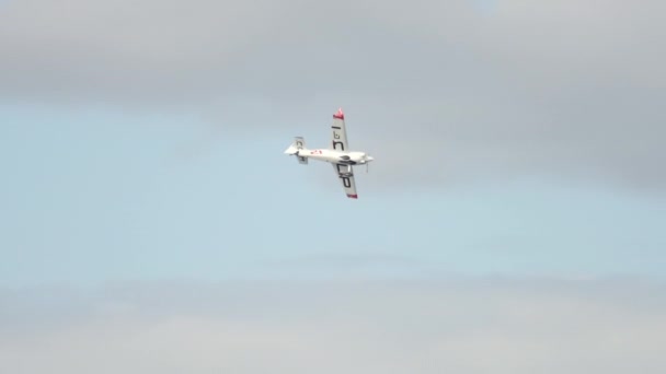 Rendimiento del avión de carreras — Vídeos de Stock