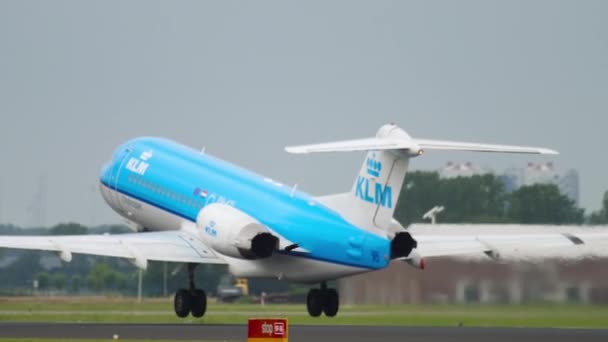 KLMシティホッパーフォッカー70離陸 — ストック動画