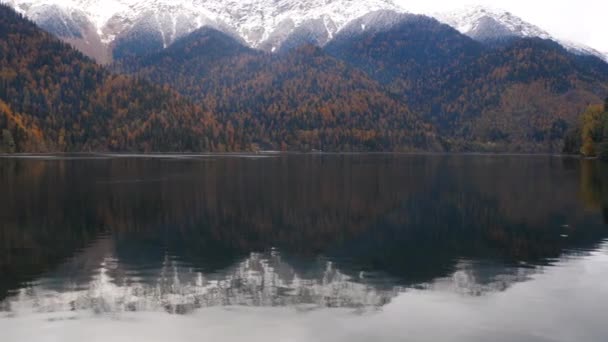 Panorama du lac Ritsa. — Video