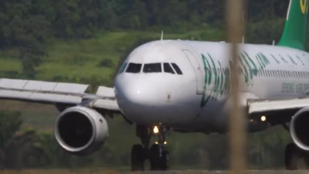 Airbus 320 frenando después del aterrizaje — Vídeo de stock