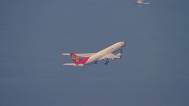 Airbus A330 Avión con salida desde Hong Kong. — Vídeos de Stock