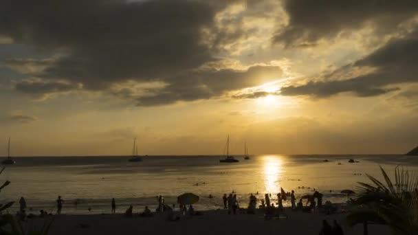 Paesaggio paesaggio marino timelapse sull'isola di Phuket al tramonto — Video Stock