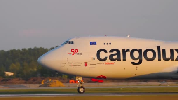 Odlet nákladní lodi Cargolux — Stock video