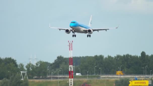 KLM Embraer 190 lądowanie — Wideo stockowe
