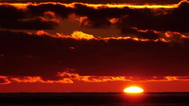 Naturskön utsikt över solnedgången. Tidsfrist — Stockvideo