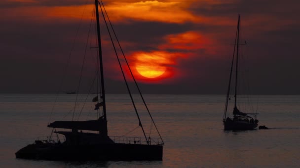 Paisaje al atardecer en Phuket — Vídeo de stock