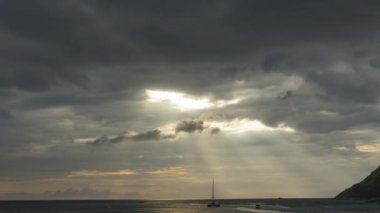 Öğleden sonra Phuket 'te gökyüzü manzarası