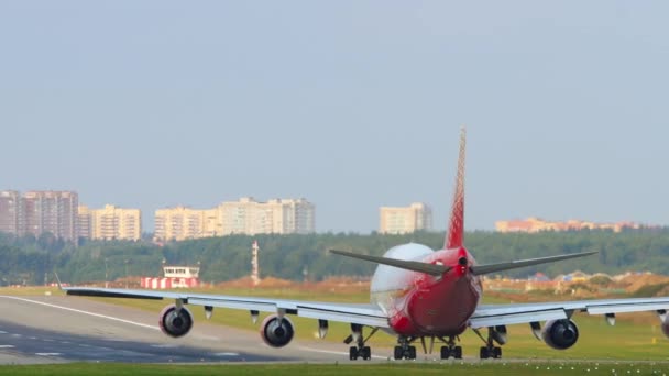 Boeing 747 luchtvaartmaatschappij Rossiya — Stockvideo