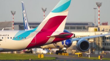 Uçağın kuyruğunun görüntüsü Eurowings