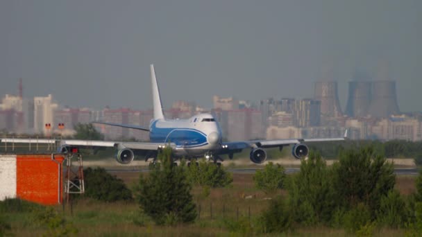 Boeing 747 Air Bridge Cargo — стоковое видео