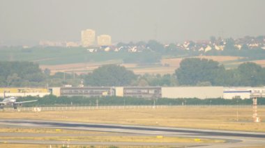 Frankfurt 'a inen uçak