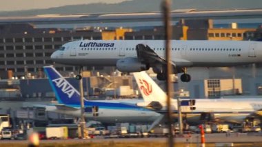 Lufthansa Frankfurt 'a indi