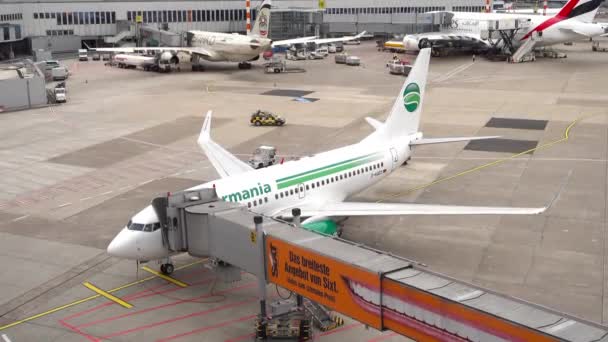 Пассажиры авиакомпании Germania — стоковое видео