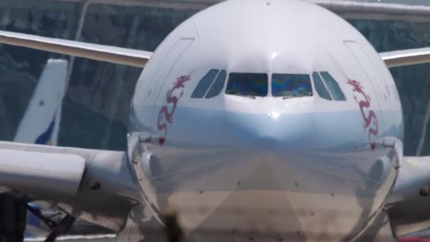 Cathay Dragon Airbus A330 gurul — Stock videók