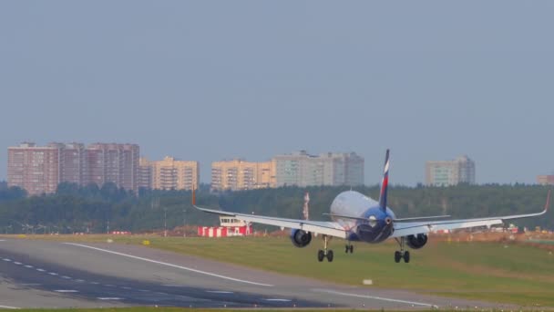 Avion de ligne Aeroflot à Sheremetyevo — Video