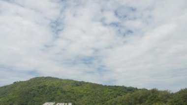 Turistlerle dolu Phuket Adası