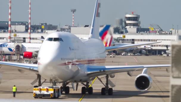 Boeing 747 Emirati Arabi Uniti — Video Stock