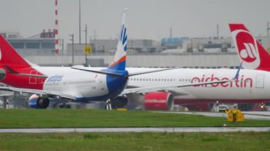 Havaalanında uçak trafiği