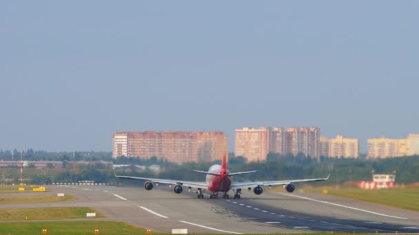 Αερογραμμές Rossiya Το Boeing 747 απογειώνεται — Αρχείο Βίντεο