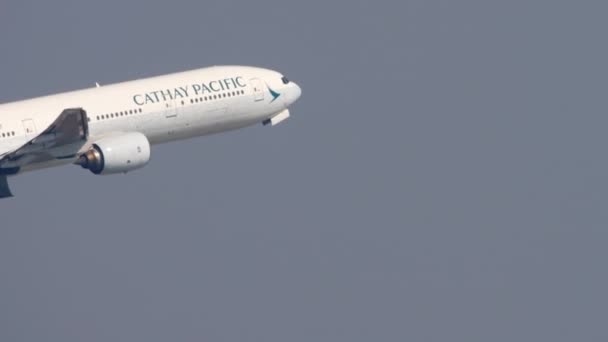 Cathay Pacific Boeing 777 — Stockvideo