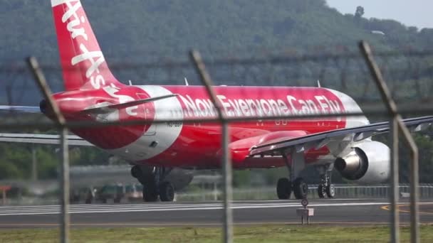 AirAsia startet zum Abflug — Stockvideo