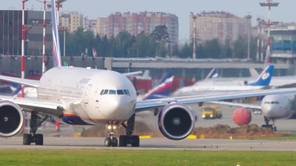 Letoun Aeroflot pojíždí — Stock video