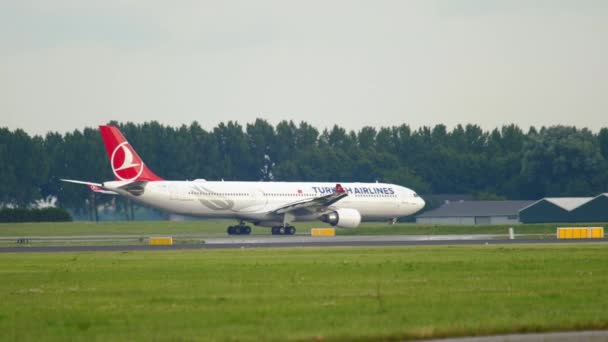 Salida de Boeing Turkish Airlines — Vídeos de Stock