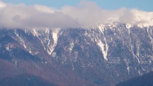 Vista de los picos de montaña — Vídeos de Stock