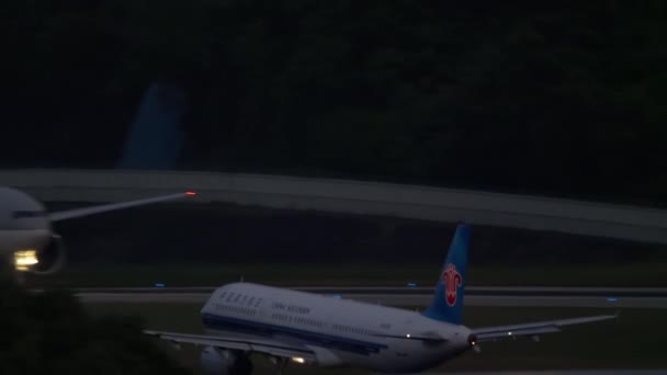 中国南方航空320便出発 — ストック動画