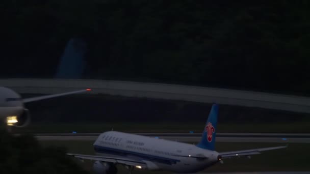 China Southern airbus 320 odjazd — Wideo stockowe