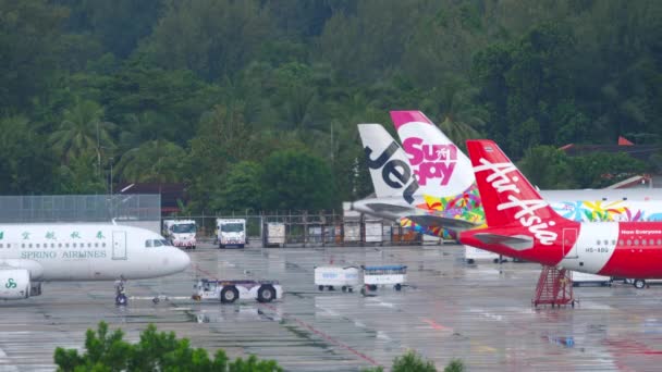 Primavera companhias aéreas em reboque Phuket — Vídeo de Stock