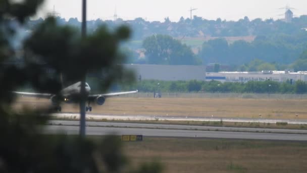 Landning med Airbus A320 i Frankfurt — Stockvideo