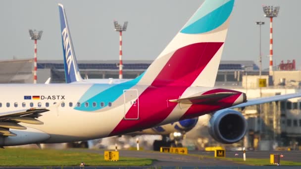 Eurowings GmbH Maskapai penerbangan bertarif rendah Jerman — Stok Video