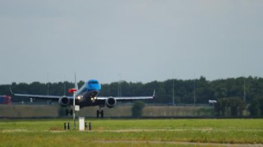 KLM Cityhopper Embraer 190 inişi