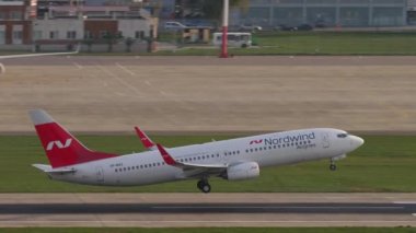 Nordwind Havayolları havalanıyor ve irtifa kazanıyor