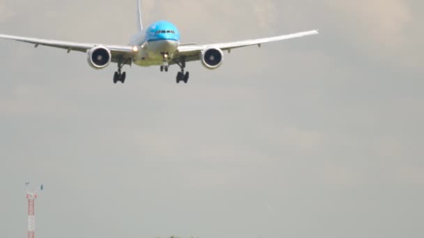 Boeing 777 KLM στιγμή προσγείωσης — Αρχείο Βίντεο