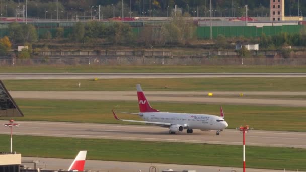 Αερογραμμές Nordwind Boeing 737 απογειώνονται — Αρχείο Βίντεο