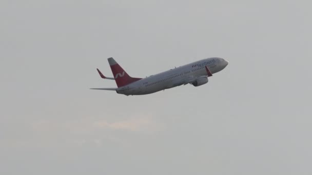 Nordwind airlines Boeing 737 deoarture — Vídeo de Stock