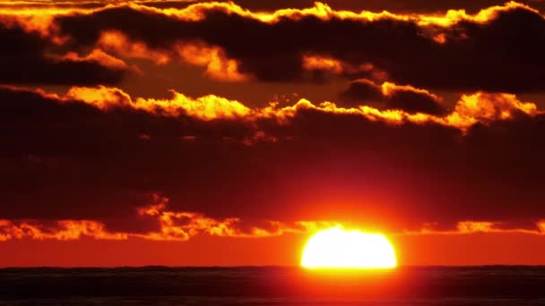 Volledige zonsondergang vervalt — Stockvideo