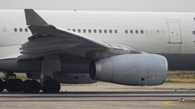 Motor ve şasiye yakın çekim