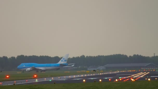 Boeing KLM 747 voo matutino — Vídeo de Stock