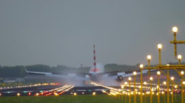 American Airlines İniş Aracı Dokunma Pisti