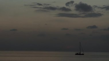 Gündüzün ve gecenin zamanı değişiyor.