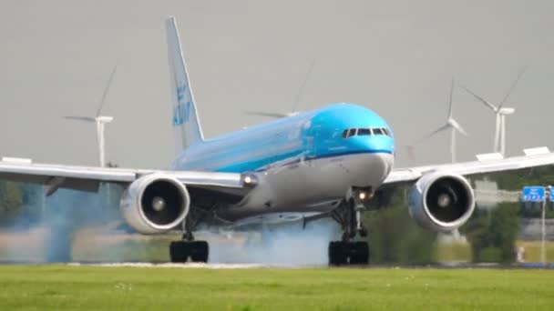 Boeing KLM landning närbild — Stockvideo