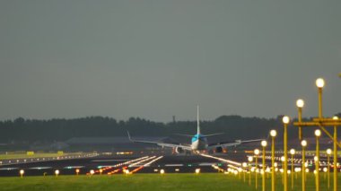 Havaalanına sabah varışı.