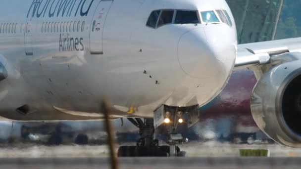Close-up do nariz de um avião — Vídeo de Stock