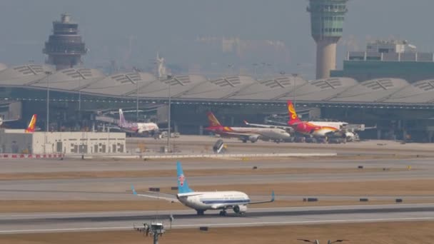 Boeing 737 von China Southern hebt ab — Stockvideo