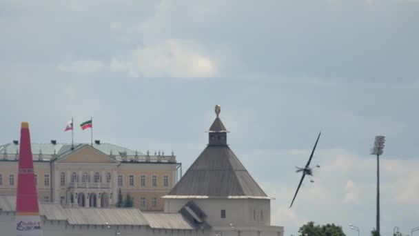 Mostrar aviones deportivos Red Bull en Kazan — Vídeo de stock