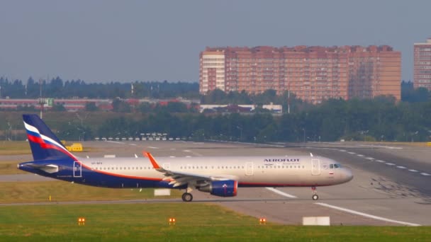 Aeroflot-Airbus auf dem Flughafen Scheremetjewo — Stockvideo