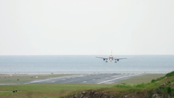 Fly til øyene, landing – stockvideo